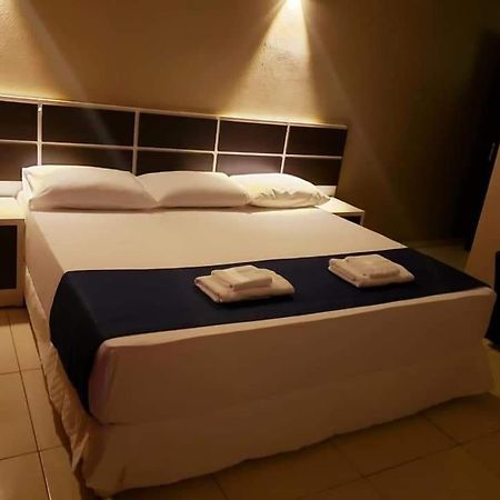 Hotel Llamosas Ciudad del Este Eksteriør bilde