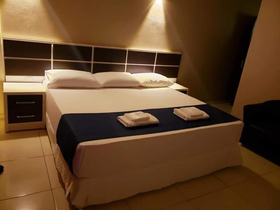 Hotel Llamosas Ciudad del Este Eksteriør bilde